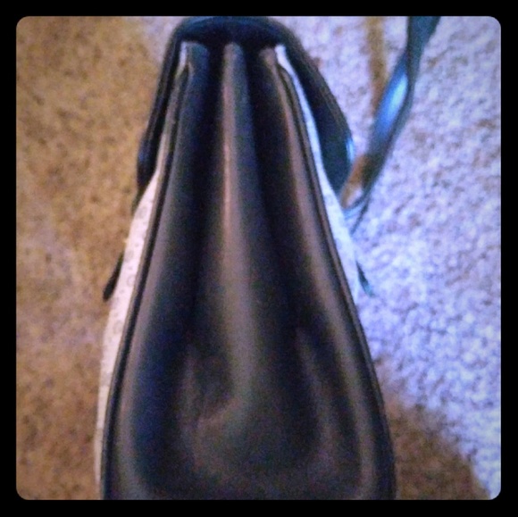 AUTHENTIC VINTAGE GUCCI SATCHEL - Picture 3 of 8